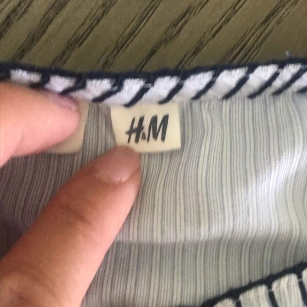 H&M Light Blue Blouse with Floral Embroidery - Size Small/Medium - Picture 5 of 7